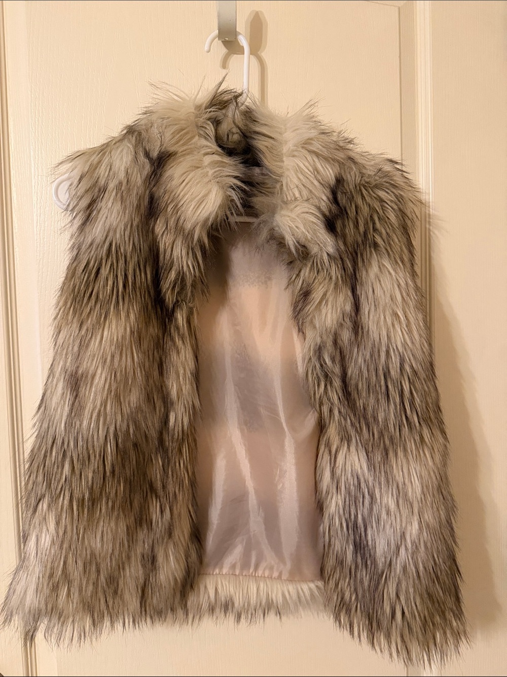 Ci Sono Faux Fur Teddy Jacket in Gray and Cream Tones